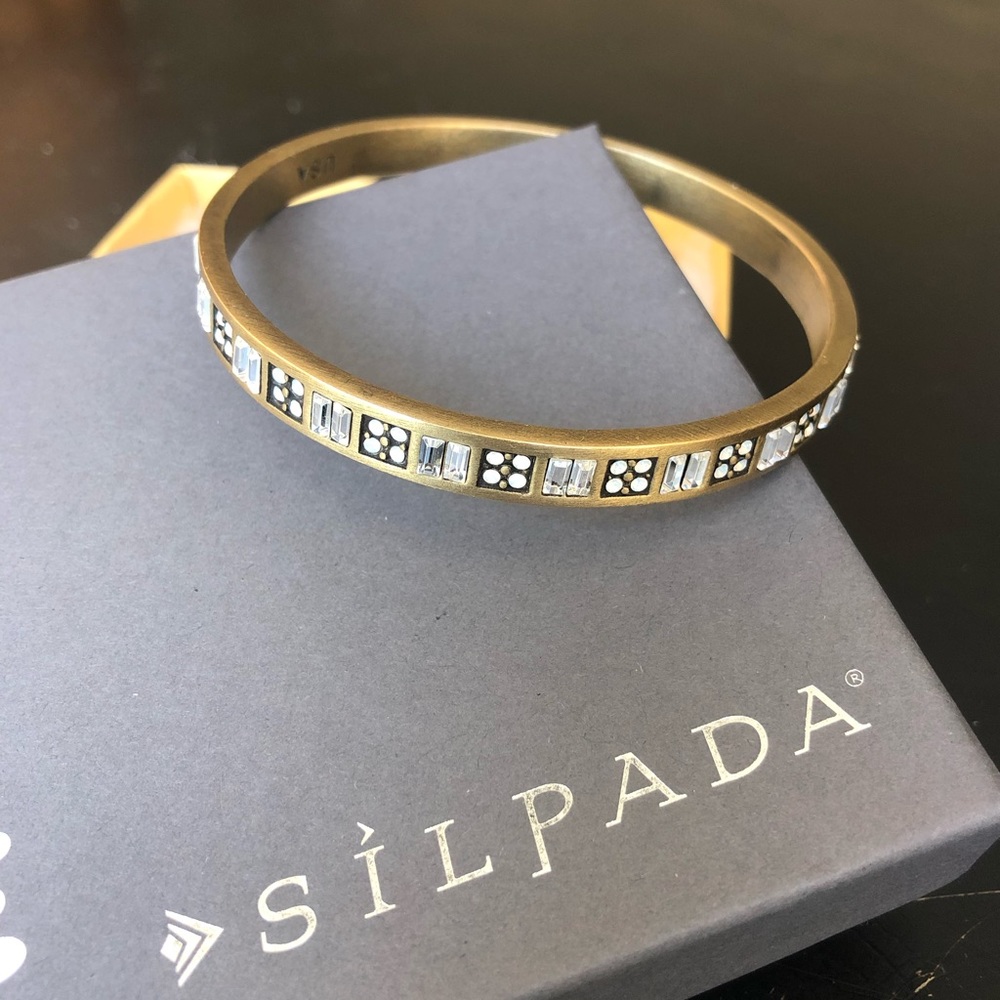 Dazzles with Swarovski Crystals